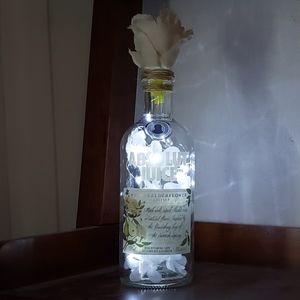 Flowery Vodka Bottle Lights Luminaire